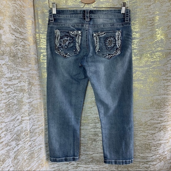ILLEGAL Jeans Light Blue Wash Studded Women’s Capris Jeans Size 3 - Picture 7 of 12